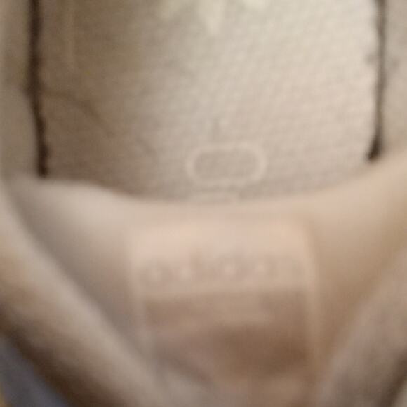 Adidas Toddler Size 9.5 Shell Toe Ortholite Cream Shoes - Picture 5 of 10